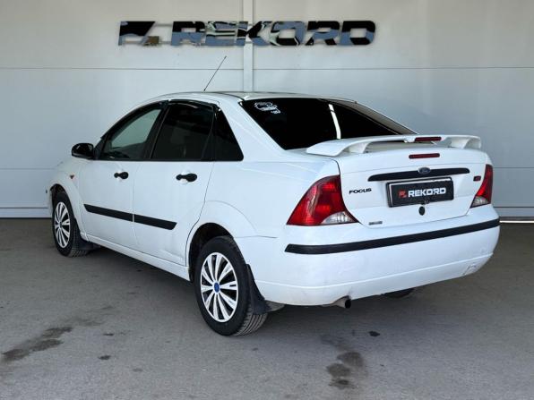 Ford Focus I Рестайлинг с пробегом 2002 года, цена 270 000 рублей, 258157 км, седан, Автокод Объявления