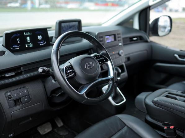Hyundai Staria I с пробегом 2021 года, цена 4 550 000 рублей, 28270 км, минивэн, Автокод Объявления