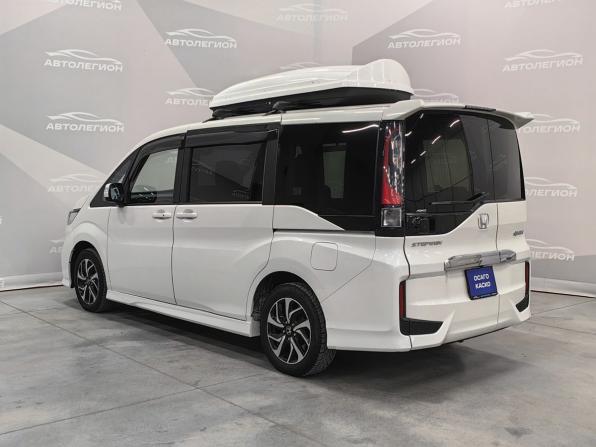 Honda Stepwgn V Рестайлинг с пробегом 2019 года, цена 2 499 000 рублей, 163972 км, минивэн, Автокод Объявления