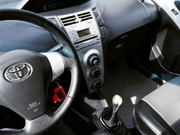 Toyota Yaris II с пробегом 2006 года, цена 502 000 рублей, 216222 км, хэтчбек, Автокод Объявления
