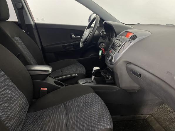 Kia Ceed I с пробегом 2007 года, цена 680 000 рублей, 262206 км, хэтчбек, Автокод Объявления