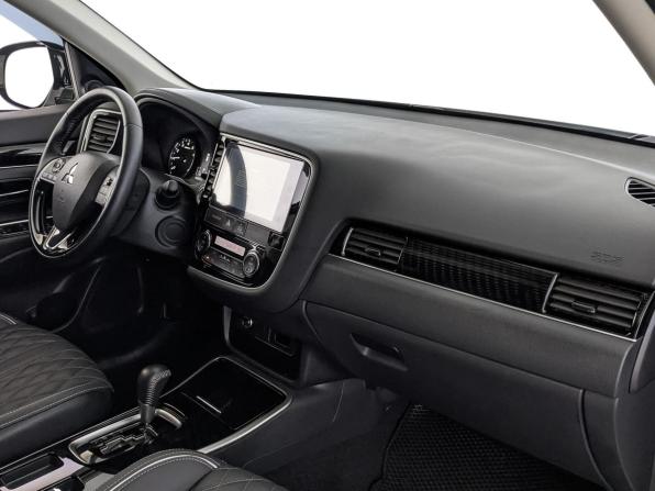 Mitsubishi Outlander III Рестайлинг 3 с пробегом 2022 года, цена 2 550 000 рублей, 25553 км, внедорожник, Автокод Объявления
