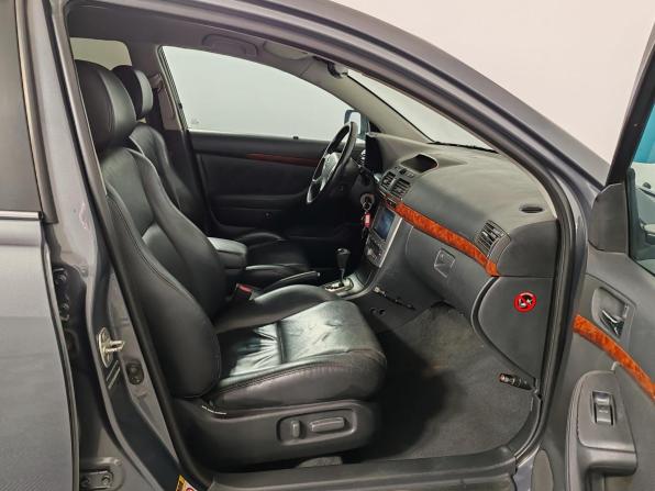 Toyota Avensis II с пробегом 2004 года, цена 799 000 рублей, 199834 км, седан, Автокод Объявления