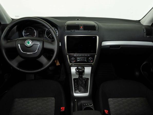 Skoda Octavia II (A5) Рестайлинг с пробегом 2012 года, цена 833 000 рублей, 230000 км, лифтбек, Автокод Объявления
