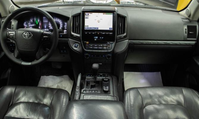 Toyota Land Cruiser 200 Series Рестайлинг 2 с пробегом 2015 года, цена 5 099 000 рублей, 324309 км, внедорожник, Автокод Объявления