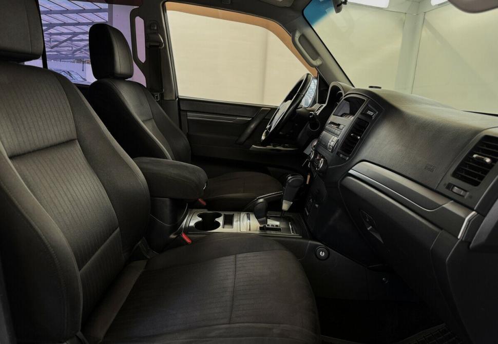 Mitsubishi Pajero IV Рестайлинг 1 Москва  - изображение 11
