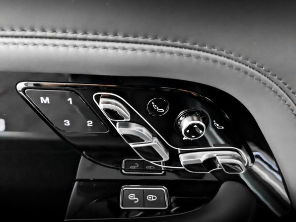Land Rover Range Rover IV Рестайлинг с пробегом 2019 года, цена 6 512 100 рублей, 112000 км, внедорожник, Автокод Объявления
