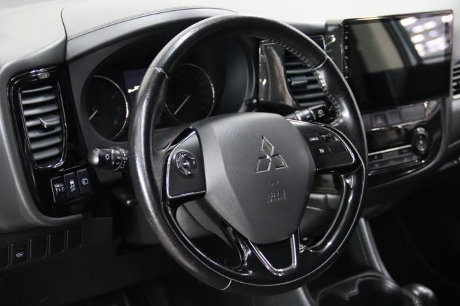 Mitsubishi Outlander III Рестайлинг 2 с пробегом 2016 года, цена 1 935 350 рублей, 118818 км, внедорожник, Автокод Объявления