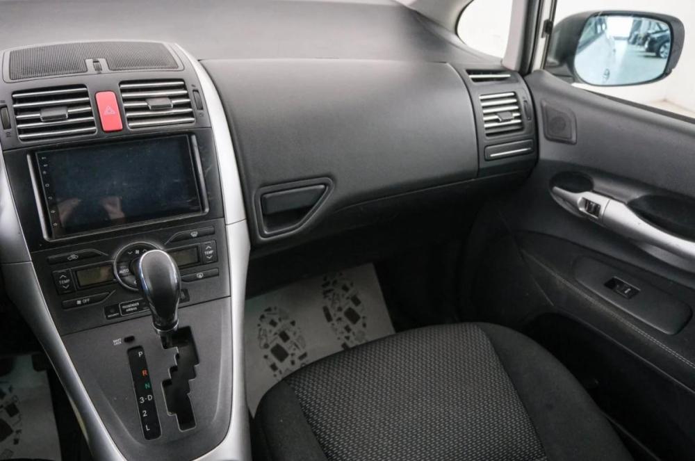 Toyota Auris I Рестайлинг Красноярск  - изображение 12