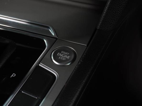 Volkswagen Passat B8 с пробегом 2015 года, цена 1 469 000 рублей, 129685 км, универсал, Автокод Объявления