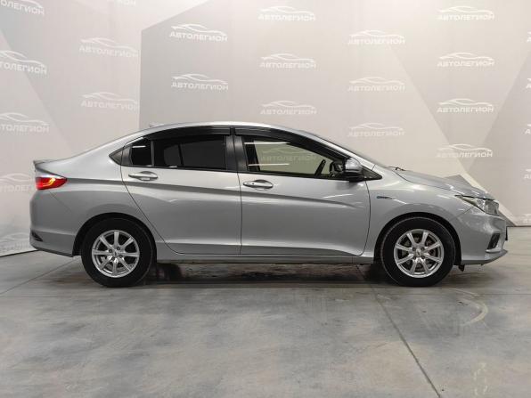 Honda Grace I Рестайлинг с пробегом 2017 года, цена 900 000 рублей, 160000 км, седан, Автокод Объявления