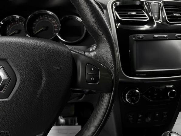 Renault Sandero II с пробегом 2017 года, цена 1 240 000 рублей, 18853 км, хэтчбек, Автокод Объявления