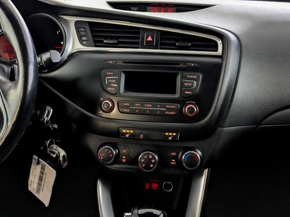 Kia Ceed II Рестайлинг с пробегом 2018 года, цена 1 410 000 рублей, 102124 км, хэтчбек, Автокод Объявления