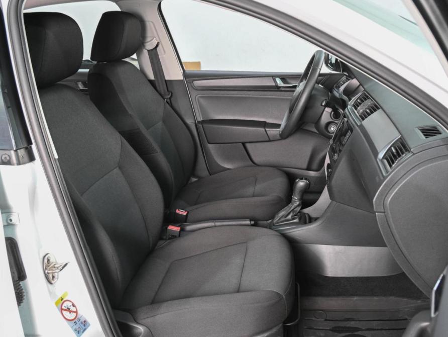 Skoda Rapid I Рестайлинг Ростов-на-Дону  - изображение 8