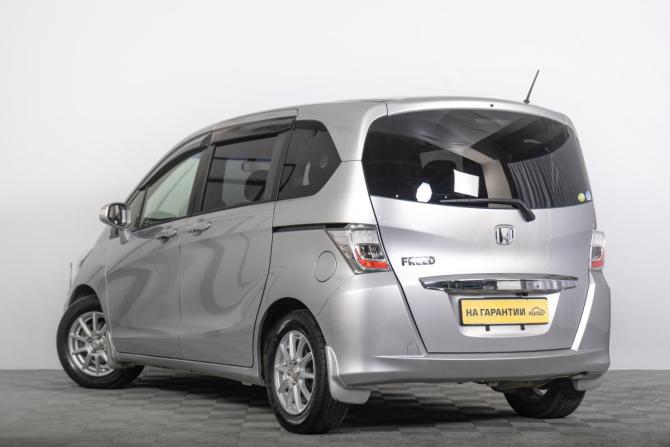 Honda Freed I Рестайлинг с пробегом 2012 года, цена 1 099 000 рублей, 194500 км, компактвэн, Автокод Объявления