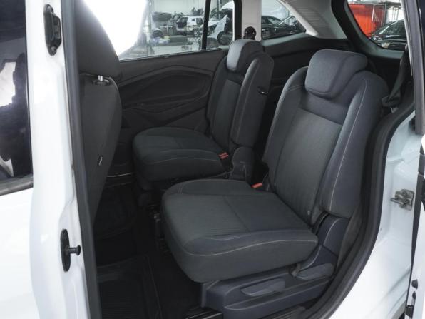 Ford C-MAX II Рестайлинг с пробегом 2018 года, цена 1 617 000 рублей, 79020 км, компактвэн, Автокод Объявления