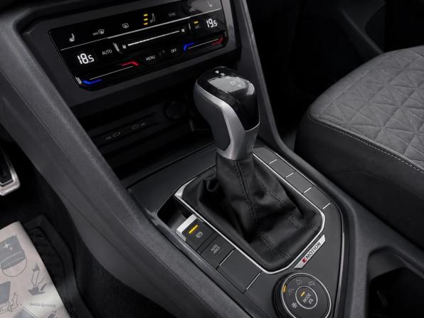 Volkswagen Tiguan II Рестайлинг с пробегом 2021 года, цена 2 900 000 рублей, 61183 км, внедорожник, Автокод Объявления