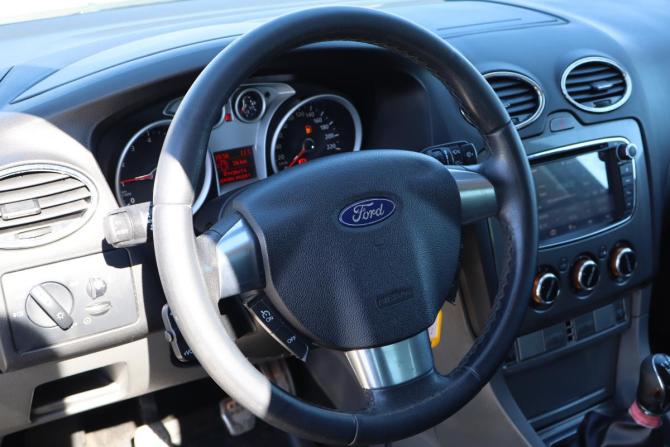 Ford Focus II Рестайлинг с пробегом 2011 года, цена 549 000 рублей, 197000 км, седан, Автокод Объявления