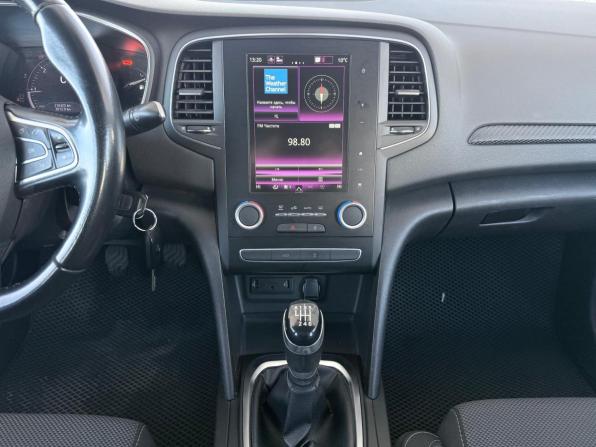 Renault Megane IV с пробегом 2018 года, цена 1 249 000 рублей, 218000 км, универсал, Автокод Объявления