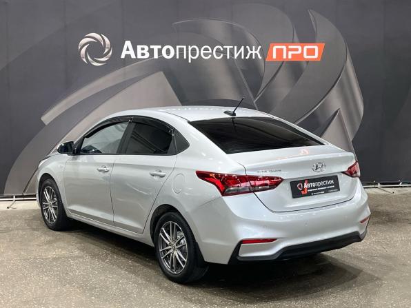 Hyundai Solaris II с пробегом 2018 года, цена 1 225 000 рублей, 65549 км, седан, Автокод Объявления