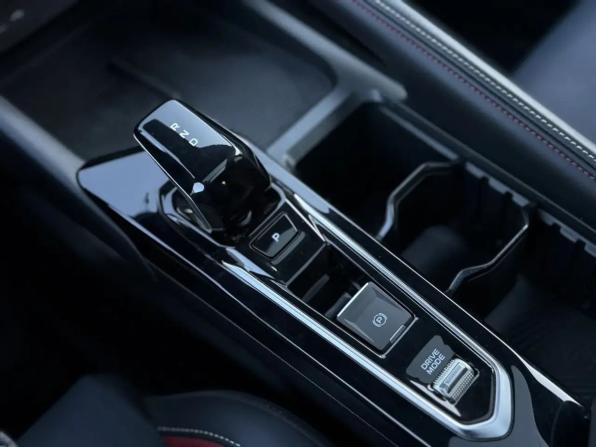 Geely Coolray I Рестайлинг с пробегом 2023 года, цена 1 879 000 рублей, 47843 км, внедорожник, Автокод Объявления