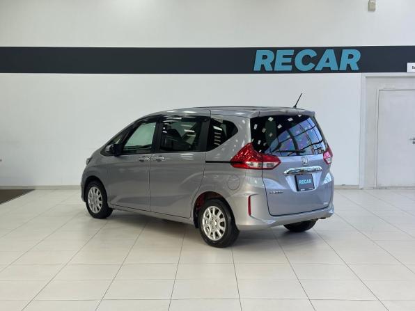 Honda Freed II с пробегом 2017 года, цена 1 460 000 рублей, 117216 км, компактвэн, Автокод Объявления