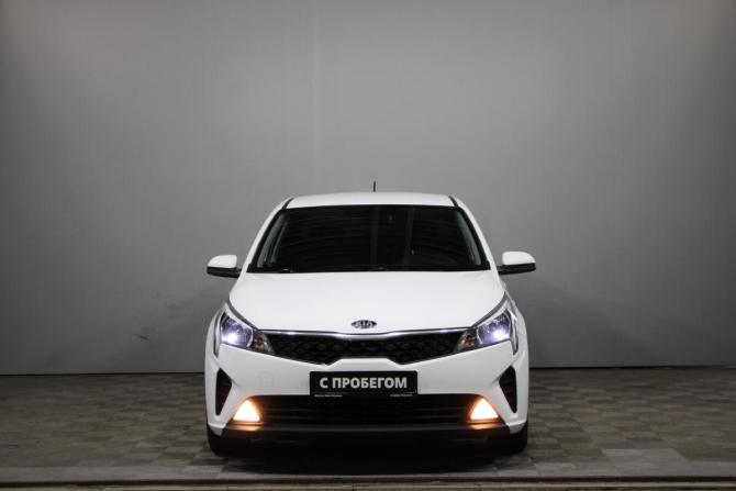 Kia Rio IV Рестайлинг с пробегом 2020 года, цена 1 089 000 рублей, 300100 км, седан, Автокод Объявления