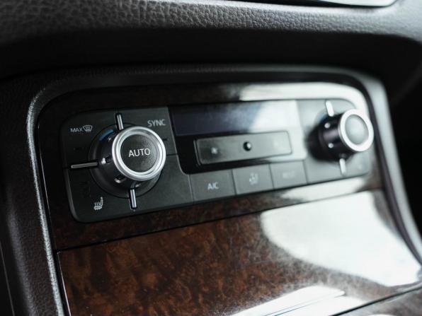 Volkswagen Touareg II с пробегом 2013 года, цена 2 250 000 рублей, 256547 км, внедорожник, Автокод Объявления