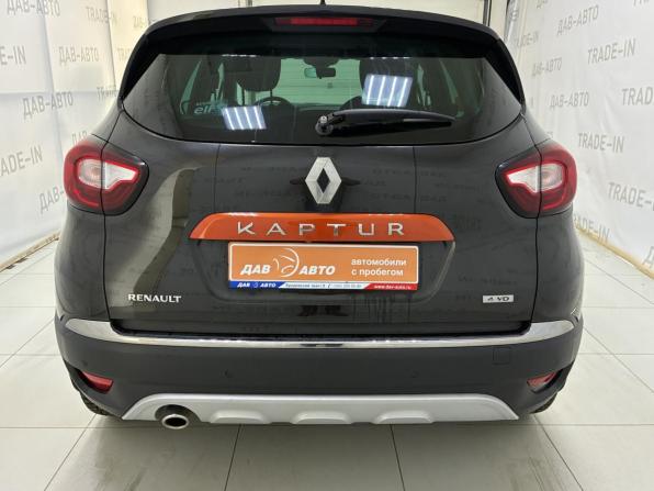 Renault Kaptur I с пробегом 2018 года, цена 1 650 000 рублей, 118000 км, внедорожник, Автокод Объявления