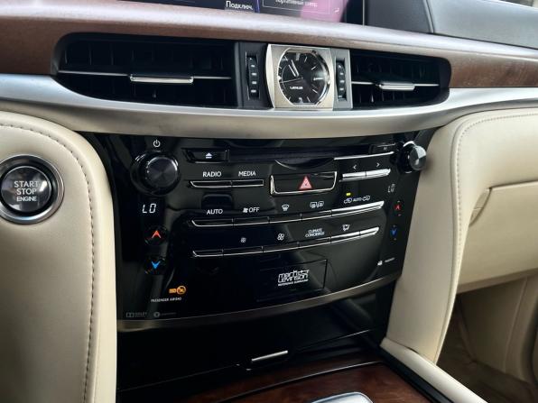 Lexus LX III Рестайлинг 2 с пробегом 2020 года, цена 9 629 000 рублей, 71484 км, внедорожник, Автокод Объявления