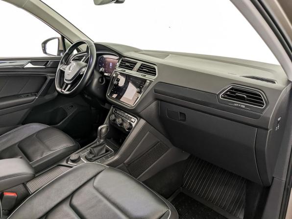 Volkswagen Tiguan II с пробегом 2018 года, цена 2 955 000 рублей, 89168 км, внедорожник, Автокод Объявления