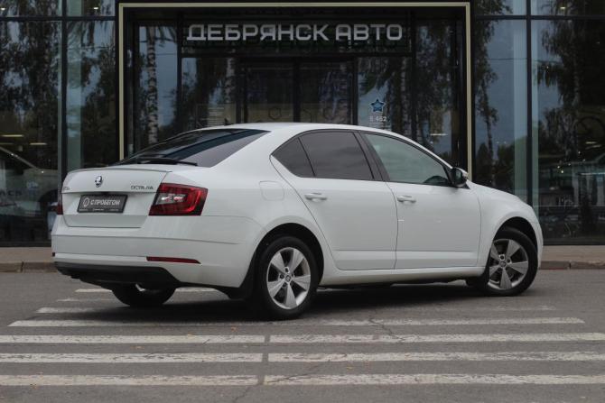 Skoda Octavia III (A7) Рестайлинг с пробегом 2018 года, цена 1 945 000 рублей, 197610 км, лифтбек, Автокод Объявления