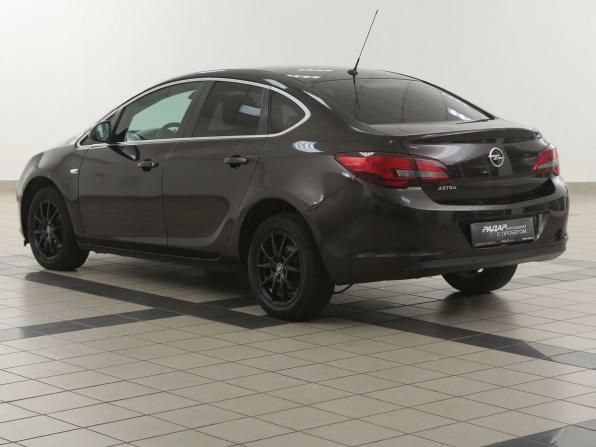Opel Astra J Рестайлинг с пробегом 2014 года, цена 577 000 рублей, 144000 км, седан, Автокод Объявления