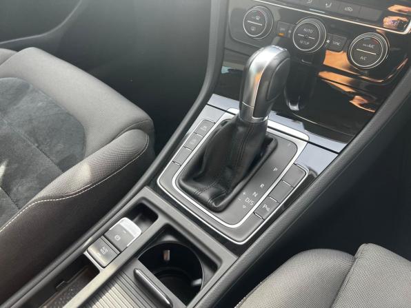 Volkswagen Golf VII с пробегом 2013 года, цена 1 356 000 рублей, 109475 км, универсал, Автокод Объявления