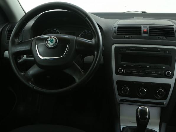 Skoda Octavia II (A5) Рестайлинг с пробегом 2010 года, цена 652 000 рублей, 211000 км, лифтбек, Автокод Объявления
