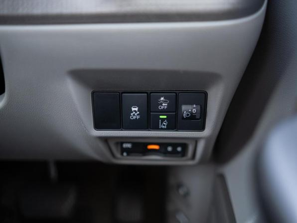 Honda Stepwgn V с пробегом 2015 года, цена 1 799 000 рублей, 176569 км, минивэн, Автокод Объявления