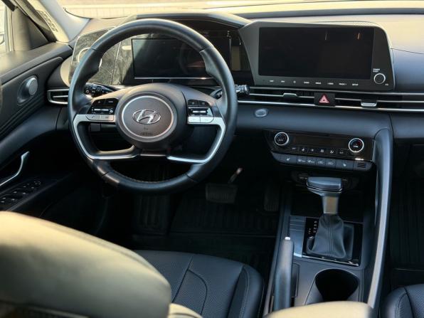 Hyundai Elantra VII (CN7) с пробегом 2023 года, цена 2 150 000 рублей, 47493 км, седан, Автокод Объявления