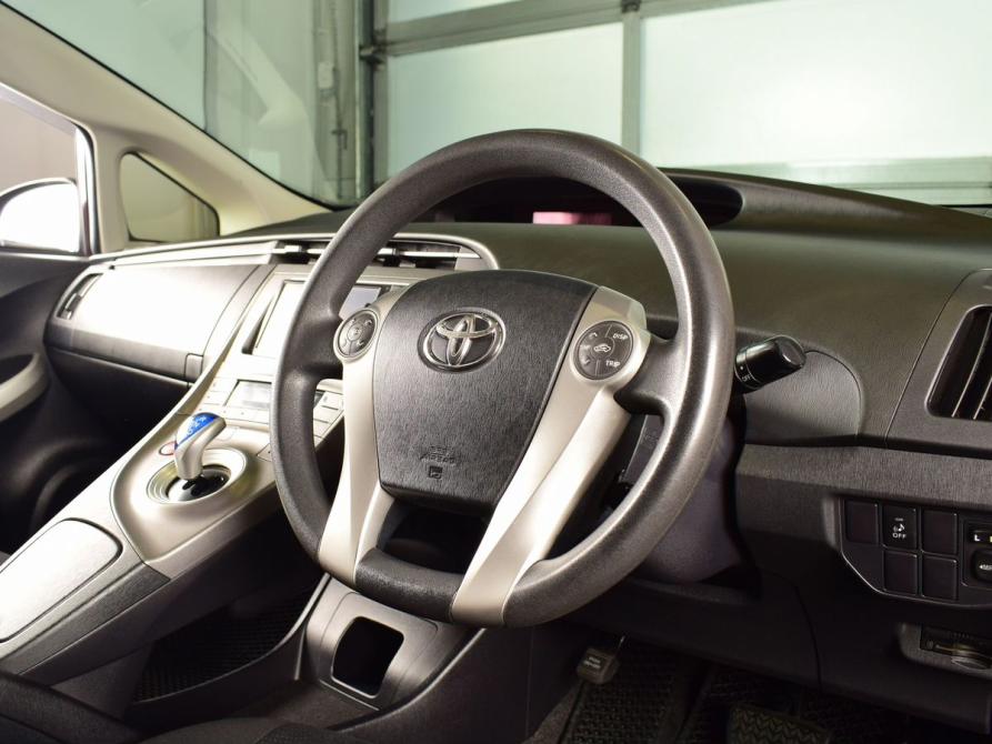 Toyota Prius III Рестайлинг (XW30) Кемерово  - изображение 9
