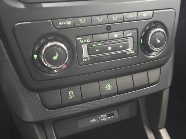 Skoda Yeti I Рестайлинг с пробегом 2017 года, цена 1 120 000 рублей, 274300 км, внедорожник, Автокод Объявления