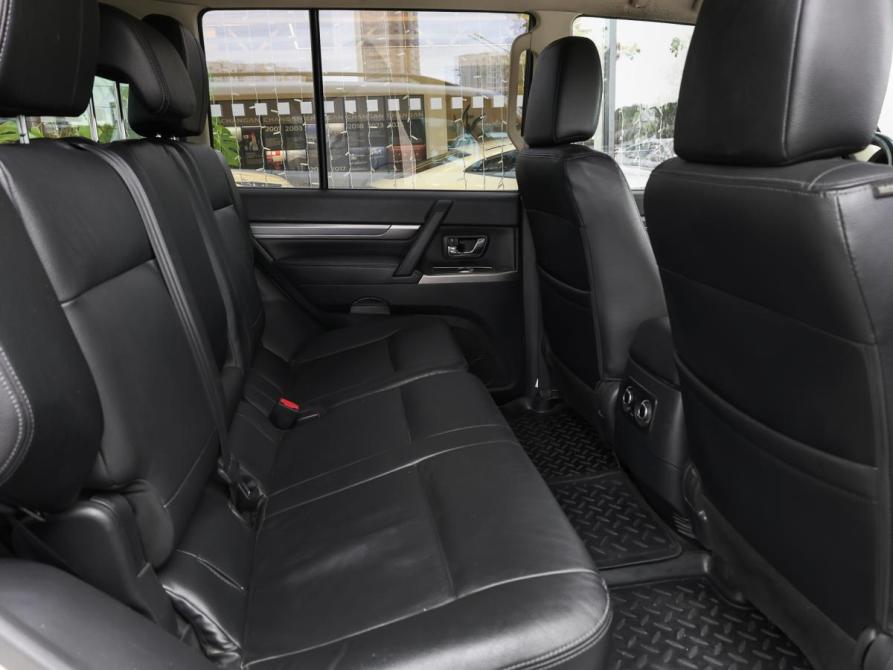 Mitsubishi Pajero IV Рестайлинг 2 Москва  - изображение 10