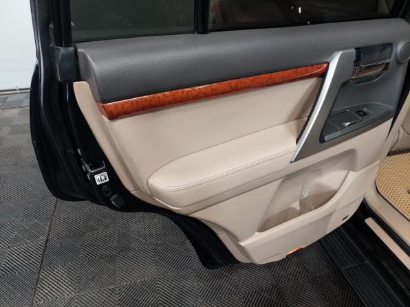 Toyota Land Cruiser 200 Series Рестайлинг 1 с пробегом 2013 года, цена 3 170 000 рублей, 307617 км, внедорожник, Автокод Объявления