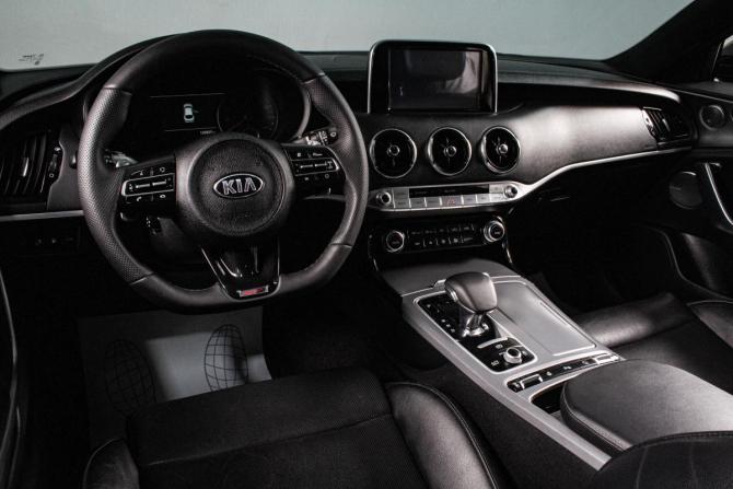Kia Stinger I Рестайлинг с пробегом 2018 года, цена 3 009 000 рублей, 123110 км, лифтбек, Автокод Объявления