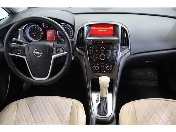 Opel Astra J Рестайлинг с пробегом 2013 года, цена 690 000 рублей, 165679 км, седан, Автокод Объявления