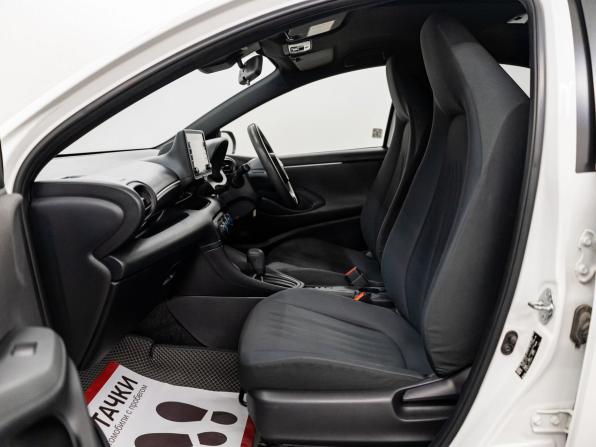 Toyota Yaris IV с пробегом 2020 года, цена 1 120 000 рублей, 108000 км, хэтчбек, Автокод Объявления
