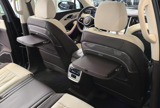 Новый Hongqi HS7 II 2025 года, цена 5 590 000 рублей, внедорожник, Автокод Объявления