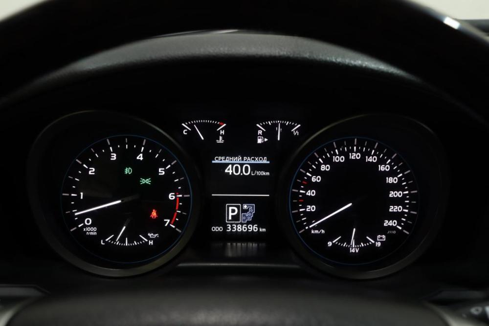 Toyota Land Cruiser 200 Series Рестайлинг 1 Сургут  - изображение 14