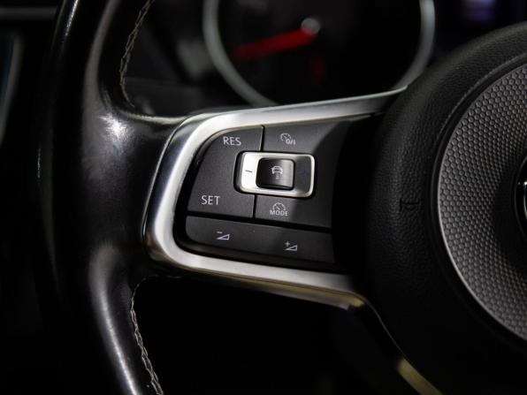 Volkswagen Touran II с пробегом 2017 года, цена 1 400 000 рублей, 125204 км, компактвэн, Автокод Объявления