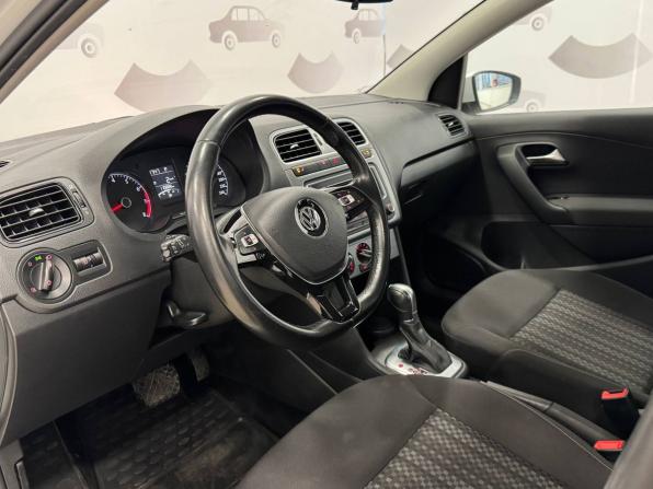 Volkswagen Polo V Рестайлинг с пробегом 2020 года, цена 1 255 000 рублей, 110887 км, седан, Автокод Объявления