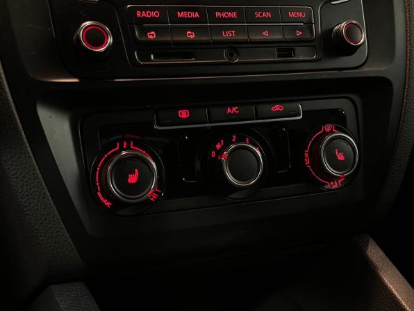 Volkswagen Jetta VI Рестайлинг с пробегом 2015 года, цена 950 000 рублей, 197103 км, седан, Автокод Объявления