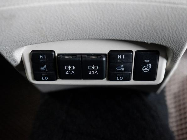 Toyota Sienta II с пробегом 2018 года, цена 1 080 000 рублей, 195576 км, компактвэн, Автокод Объявления
